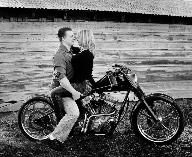 Couples photography session by Art With Aynn