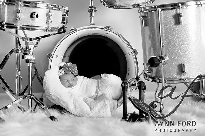 Newborn photography session by Art With Aynn