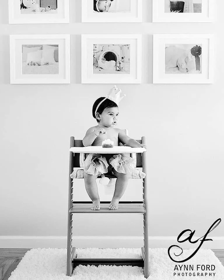 Newborn photography session by Art With Aynn
